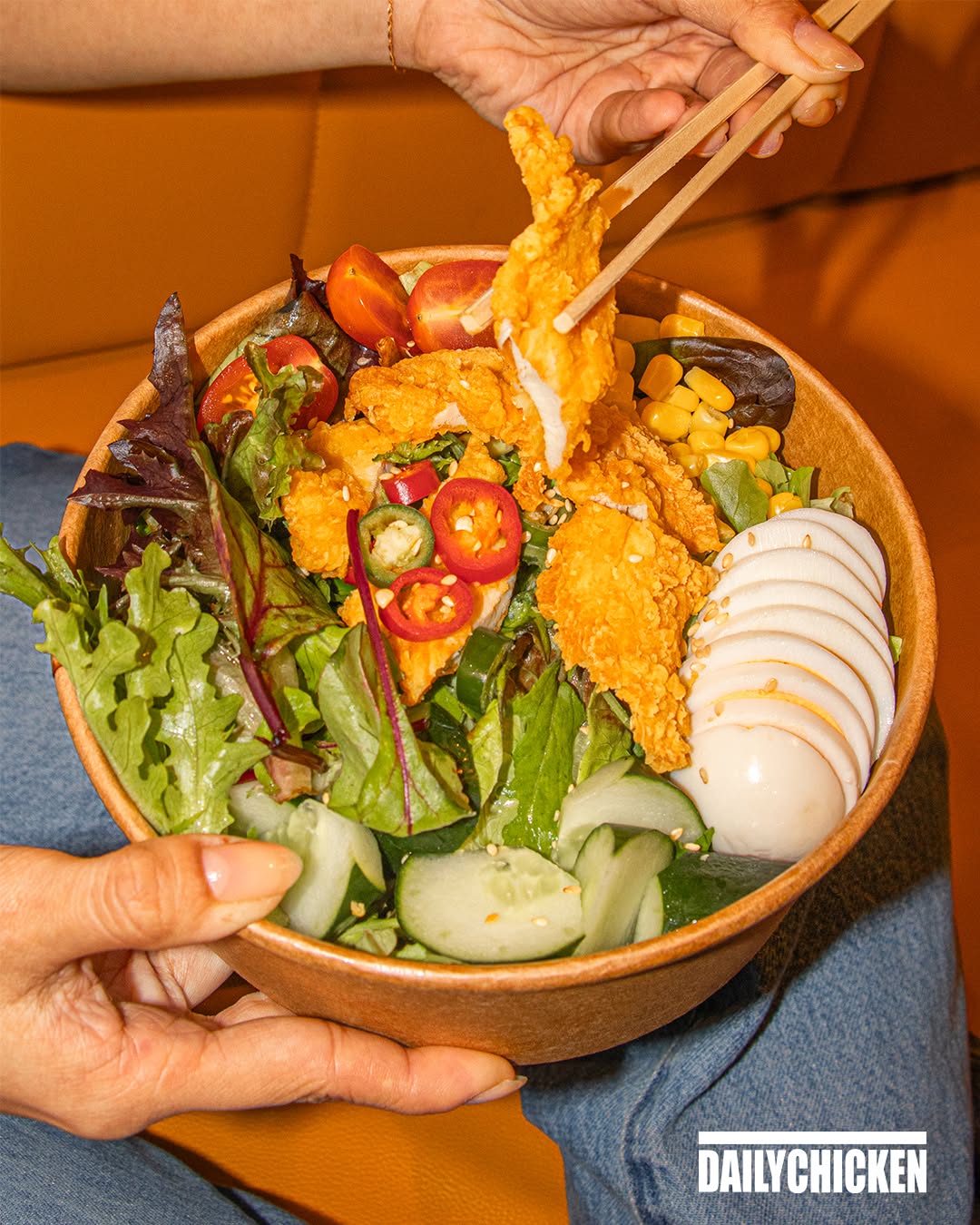 Looking for an easy weekday takeaway lunch? Our new office‑friendly lunch option is perfect for busy workdays. 

Think… mixed vegetables, fried boneless chicken, egg, and your choice of dressing (Sweet & Sour or Tartar Sauce and Grated Parmesan) - all for $6.90 only! 

Available on weekdays till 5pm. 

#DailyChickenSG #LoveAtFirstBite #TheChickenLovesYouToo #MoreChickenMoreCrunch